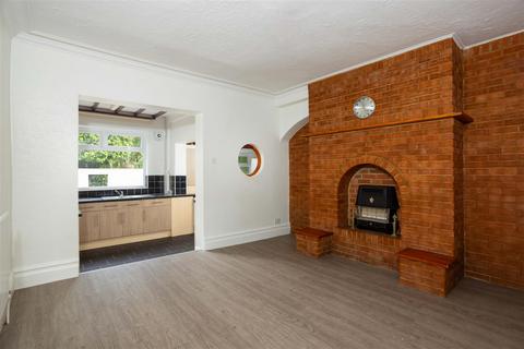 4 bedroom terraced house for sale, Belle Vue Avenue, Leeds LS8