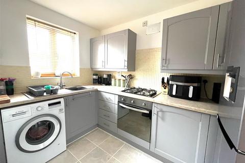 3 bedroom end of terrace house for sale, Lower Birches Way, Rugeley