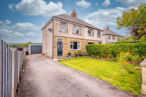 19 Clare Crescent, Wyke, Bradford, BD12 8LD