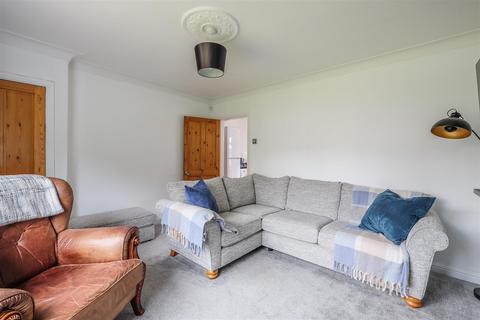 19 Clare Crescent, Wyke, Bradford, BD12 8LD