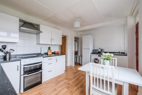 19 Clare Crescent, Wyke, Bradford, BD12 8LD