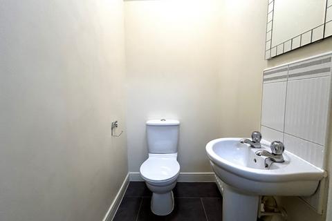 3 bedroom terraced house to rent, Grange Drive, Streetly, Sutton Coldfield, West Midlands, B74