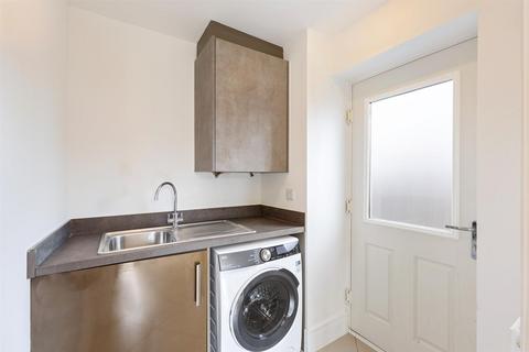 8 Chapman Close, Sheffield, S6 5BX