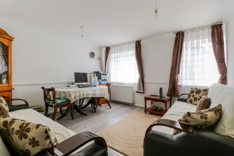 1 bedroom flat for sale, Finsbury Court, EN8