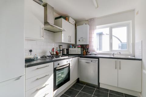 1 bedroom flat for sale, Finsbury Court, EN8