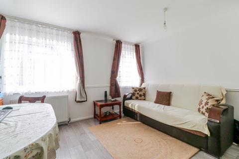 1 bedroom flat for sale, Finsbury Court, EN8