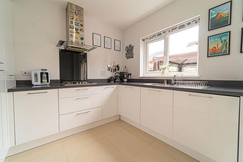 3 bedroom terraced house for sale, Monmouth Castle Drive, Newport, NP20