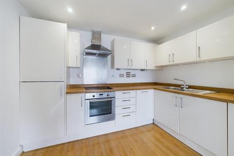 2 bedroom flat for sale, Trafalgar Gardens, Crawley RH10