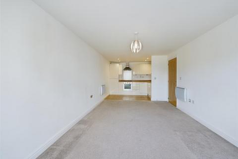 2 bedroom flat for sale, Trafalgar Gardens, Crawley RH10