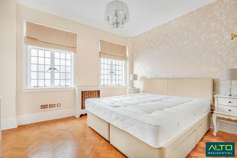 3 bedroom flat to rent, Chiltern Court, Baker Street, London, NW1 5SY