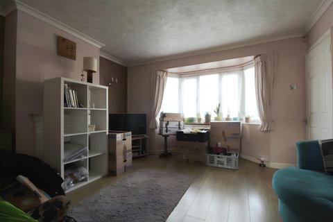 3 bedroom end of terrace house for sale, Faraday Road, Slough