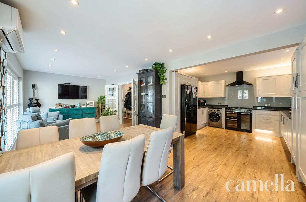 Kitchen/Dining