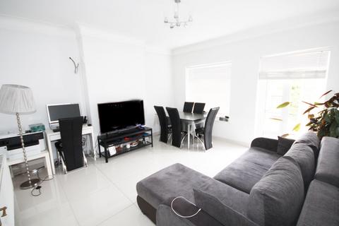 2 bedroom flat for sale, Edgwarebury Court, Edgwarebury Lane, London, HA8 8LP