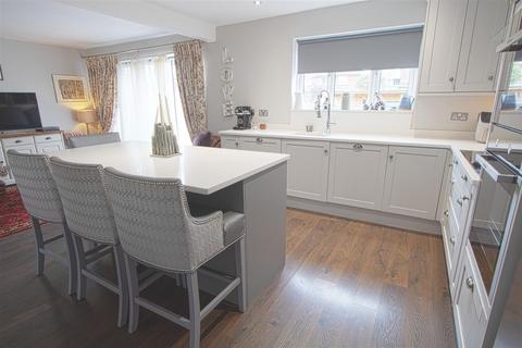 22 Hillary Mount, Billericay, CM12 9JS