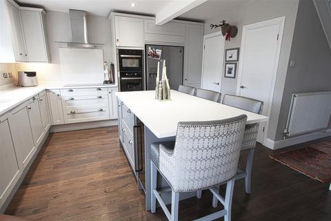 22 Hillary Mount, Billericay, CM12 9JS