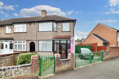 3 bedroom end of terrace house for sale, Minterne Waye, Hayes