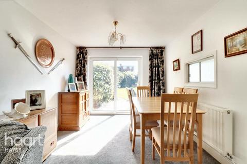 3 bedroom end of terrace house for sale, Minterne Waye, Hayes