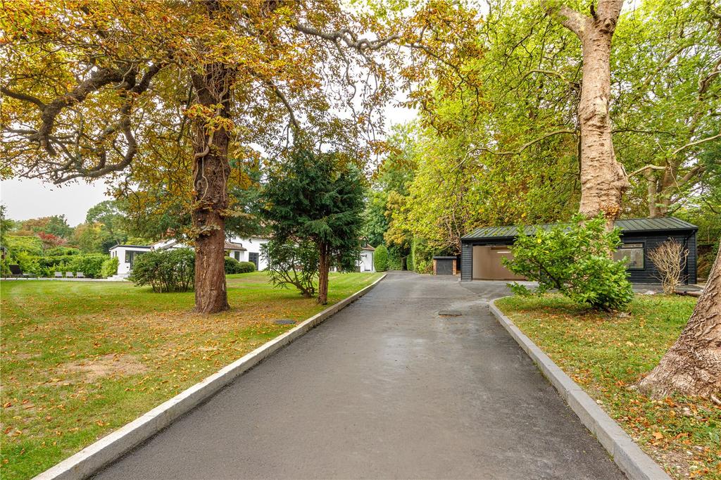 House in Stanmore - View 2
