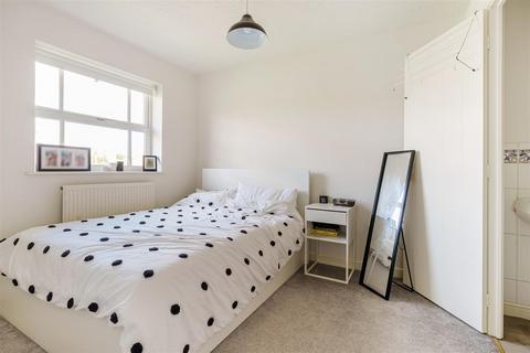 25 Reeves Road, Devizes, SN10 3UB
