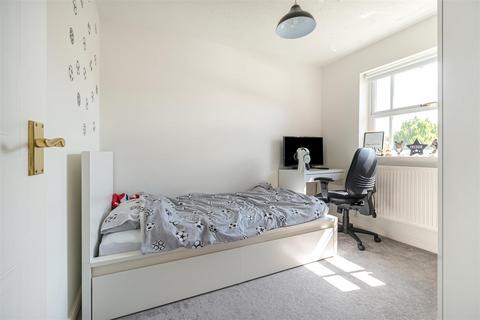 25 Reeves Road, Devizes, SN10 3UB