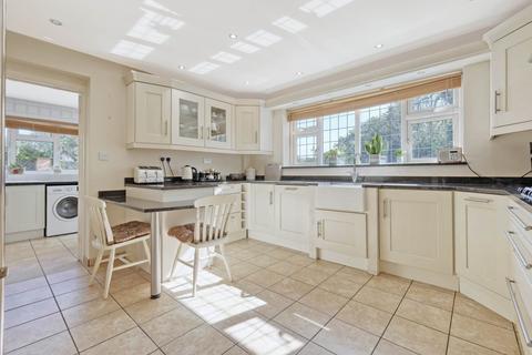 4 bedroom detached house for sale, Doddinghurst Road, Brentwood CM15