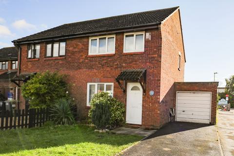 3 bedroom semi-detached house to rent, Arundell Close, Westbury BA13