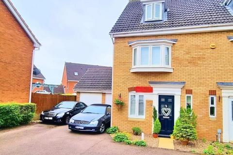 3 bedroom end of terrace house for sale, Marlpit Rise, Four Oaks