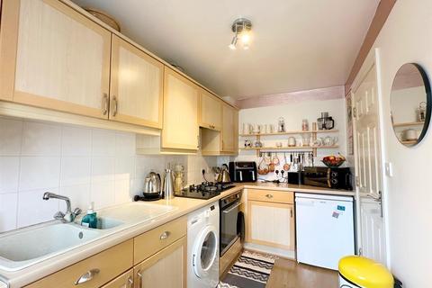 3 bedroom end of terrace house for sale, Marlpit Rise, Four Oaks