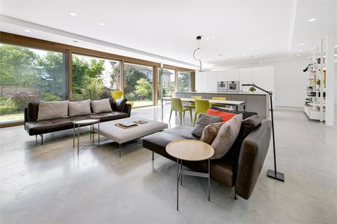 4 bedroom detached house to rent, West Hill Road, London, SW18