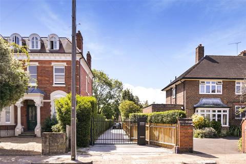 4 bedroom detached house to rent, West Hill Road, London, SW18