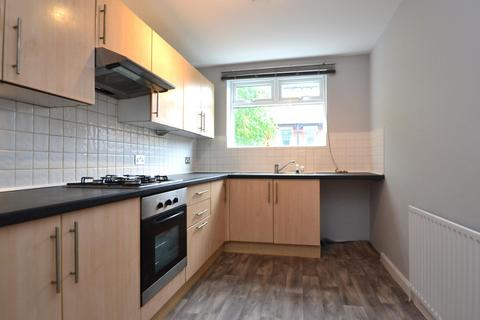 2 bedroom flat to rent, Gledhow Wood Avenue, Leeds LS8