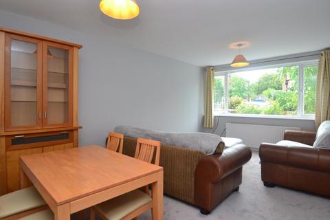 2 bedroom flat to rent, Gledhow Wood Avenue, Leeds LS8