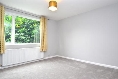 2 bedroom flat to rent, Gledhow Wood Avenue, Leeds LS8