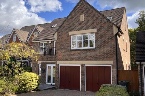 4 bedroom detached house for sale, Water Mead, Chipstead, Coulsdon, Surrey, CR5