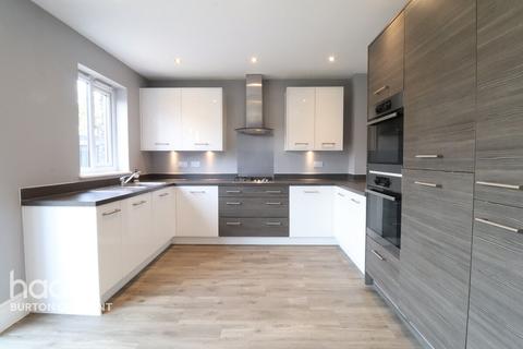 17 Castle Close, Stretton, Burton-on-trent, DE13 0WA