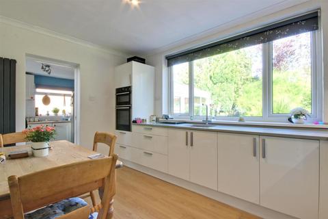 3 bedroom detached house for sale, Castle Road, Cottingham