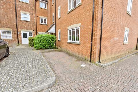 2 bedroom ground floor flat for sale, Tower View, Kings Hill, West Malling, Kent