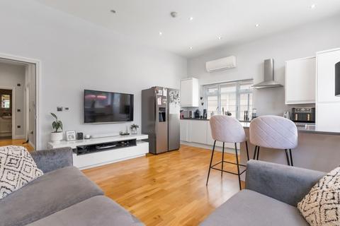 2 bedroom apartment for sale, Avenue Road, Sutton, SM2