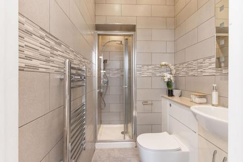 Flat 2, 18 Avenue Road, Sutton, SM2 6JD