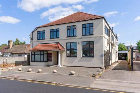 Flat 2, 18 Avenue Road, Sutton, SM2 6JD
