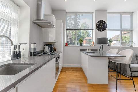 Flat 2, 18 Avenue Road, Sutton, SM2 6JD