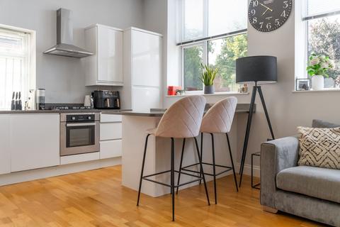 Flat 2, 18 Avenue Road, Sutton, SM2 6JD