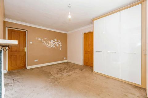 7 Forge Lane, Sunbury-on-thames, TW16 6EE
