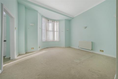 2 bedroom apartment for sale, Gloucester Terrace, London