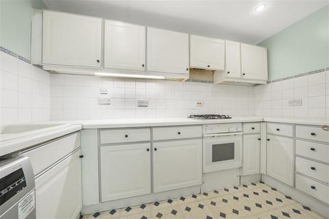 2 bedroom apartment for sale, Gloucester Terrace, London