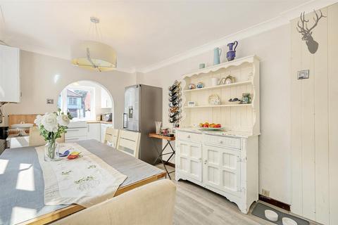 4 bedroom house for sale, Smeaton Road, Woodford Green IG8