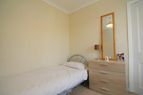 54 Beldon Lane, Bradford, BD7 4LF