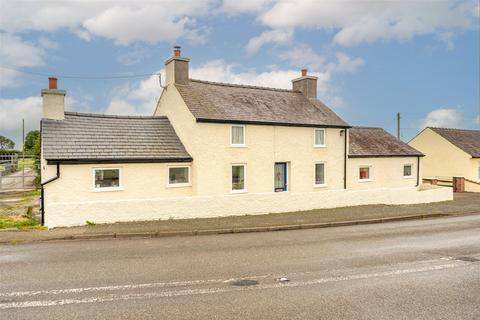 3 bedroom detached house for sale, Rhosmeirch, Llangefni, Isle of Anglesey, LL77