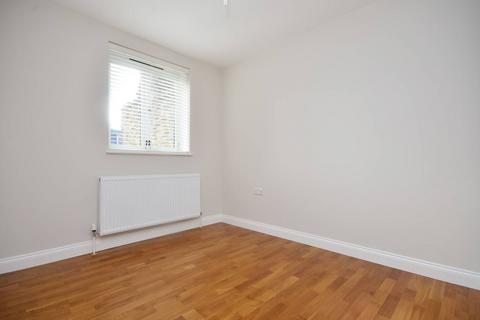 2 bedroom flat to rent, Choumert Road, Peckham, London, SE15