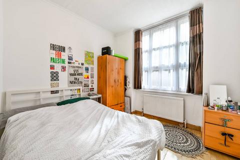 2 bedroom flat for sale, Clerkenwell Road, Farringdon, London, EC1R